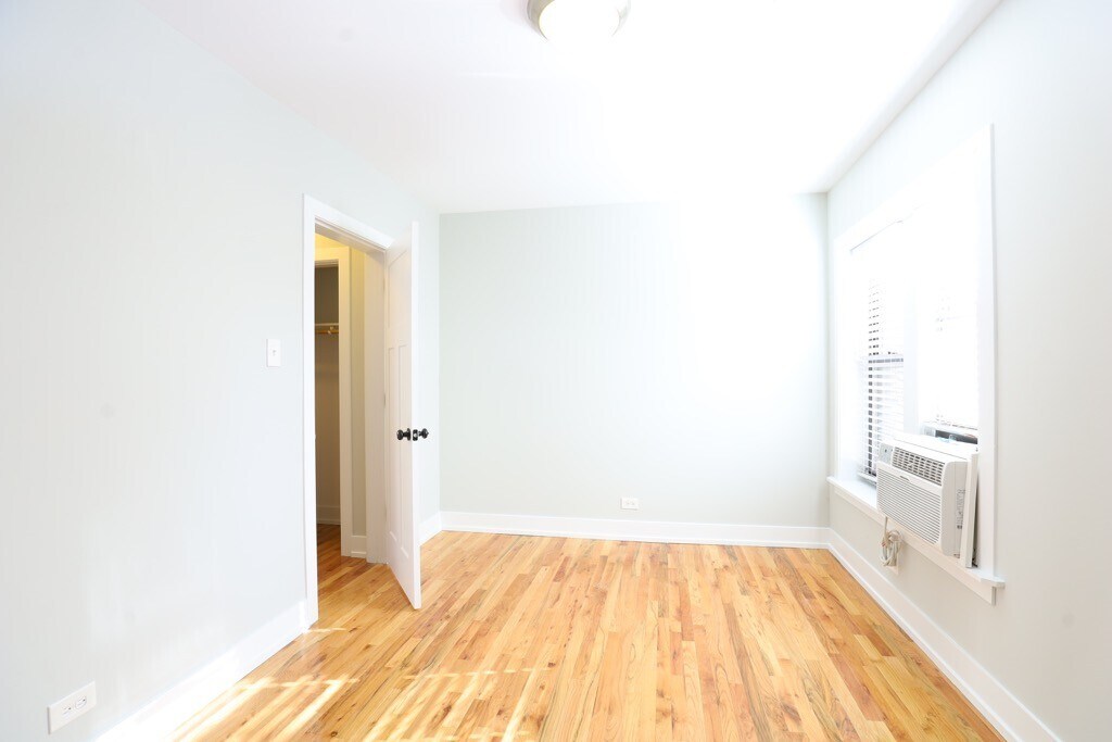 Building Photo - 553 W Arlington Pl