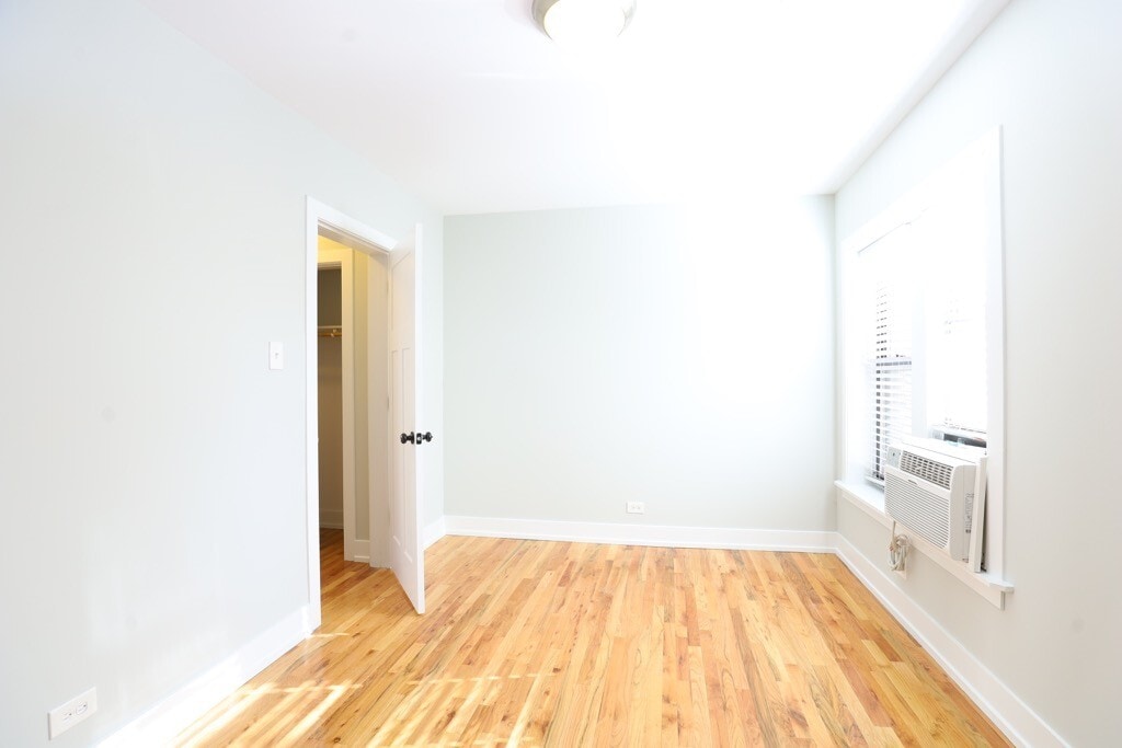Building Photo - 555 W Arlington Pl