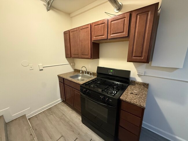 Building Photo - 2111 Grove Ave