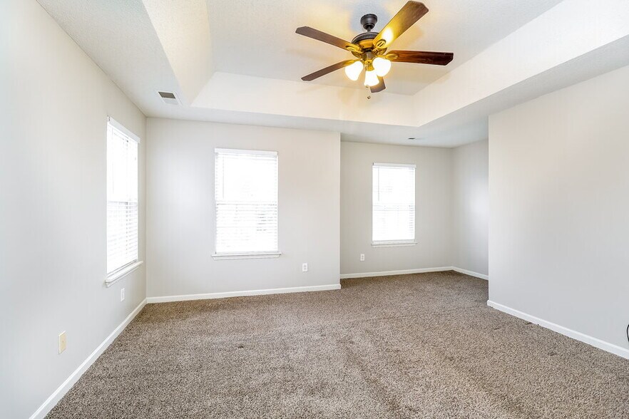 Building Photo - 13424 Michael Lynn Rd