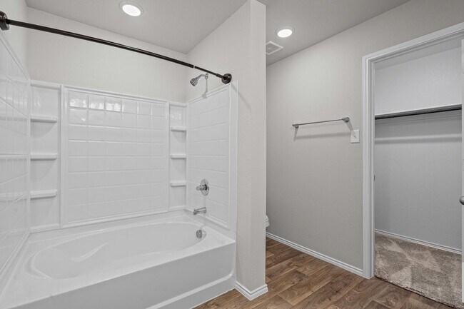 Building Photo - Craftsman in Cleburne