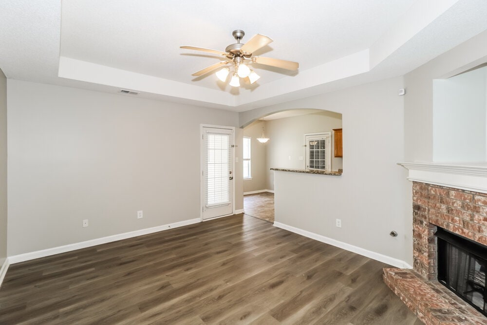 Building Photo - 10093 Woodland Hills Dr