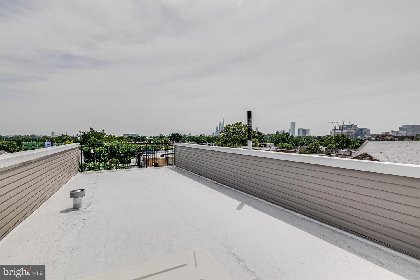 Building Photo - 707 N 40th St