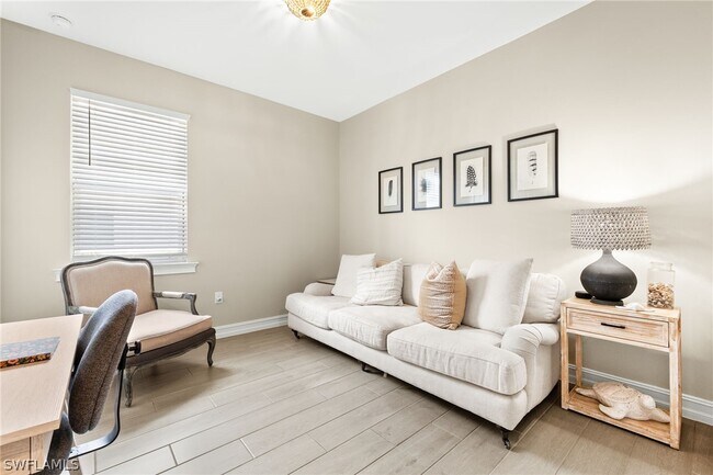 Building Photo - 14546 Tropical Dr