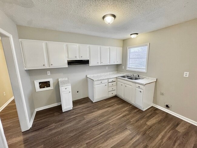 Building Photo - 3940 Schoolfield Rd