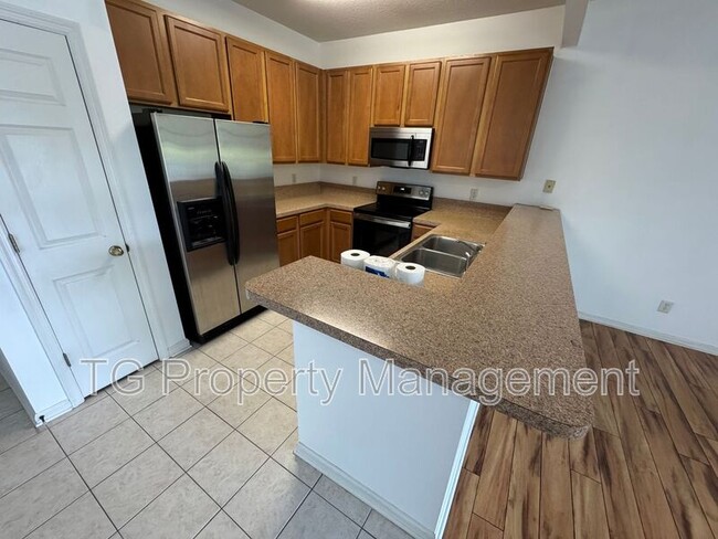 Building Photo - 5760 Sandstone Way