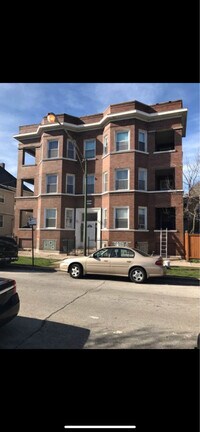 Building Photo - 138 W 70th St