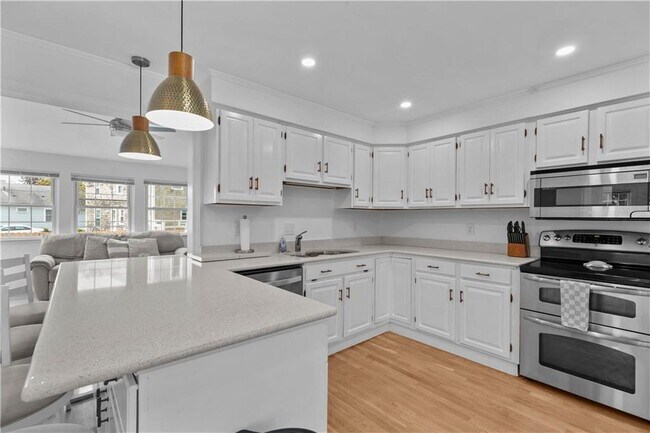 Building Photo - 12 Granada Ter