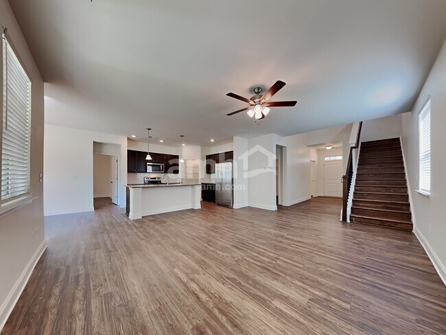 Building Photo - 5060 Hudson Vly Dr