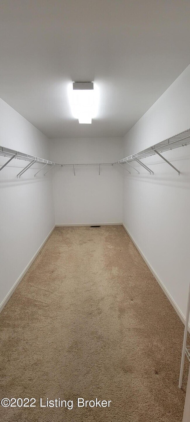 Building Photo - 13606 Saddlecreek Dr