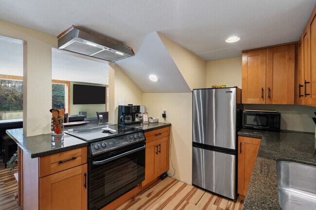 Building Photo - 11582 Washougal River Rd