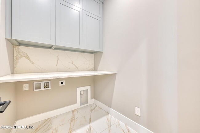 Building Photo - 2410 Beach Blvd