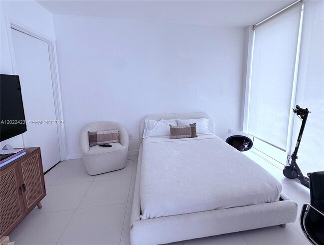 Building Photo - 1040 Biscayne Blvd