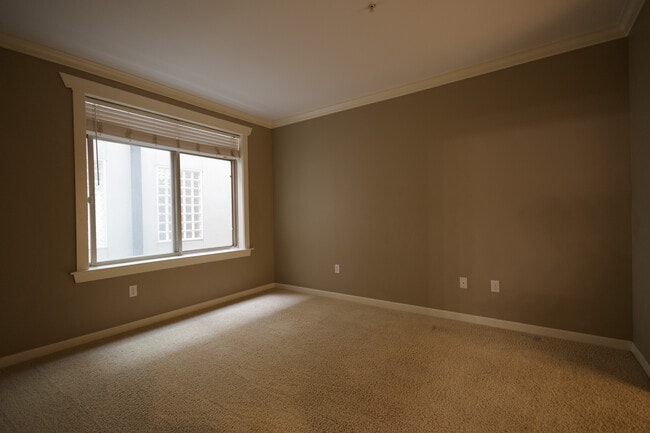 Building Photo - 900 Aurora Ave N