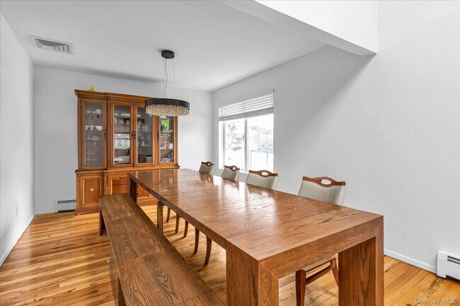 Building Photo - 8 Branding Iron Ln