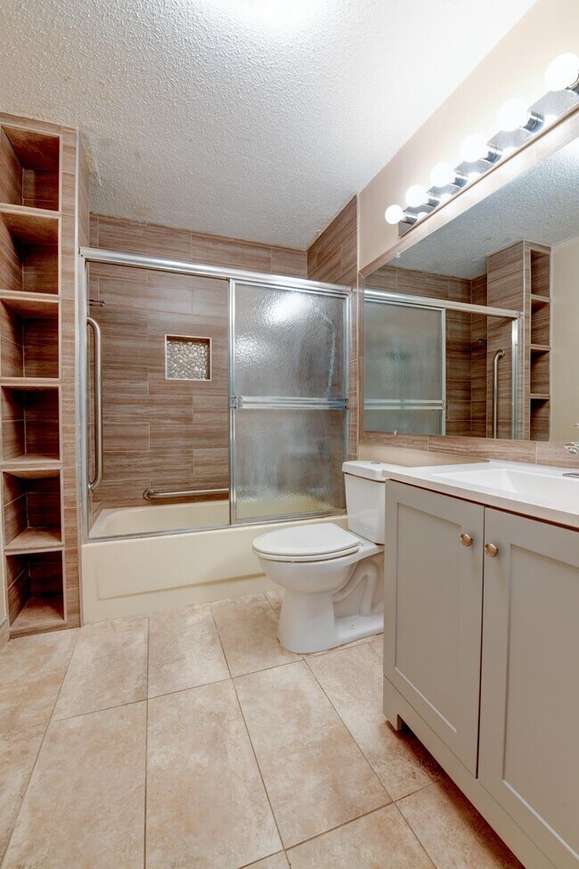 Building Photo - 232 Harmon Cove Tower