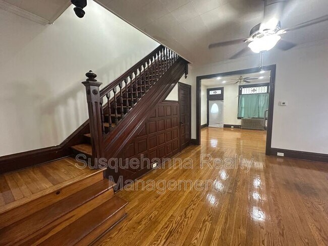 Building Photo - 2803 Canby St