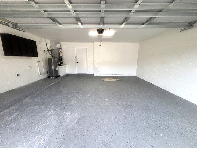 Building Photo - 640 Macduff Ln