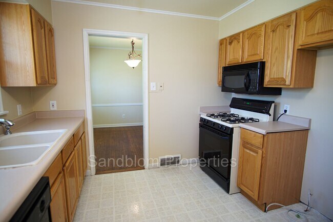 Building Photo - For Lease | Midtown Tulsa | Available Now