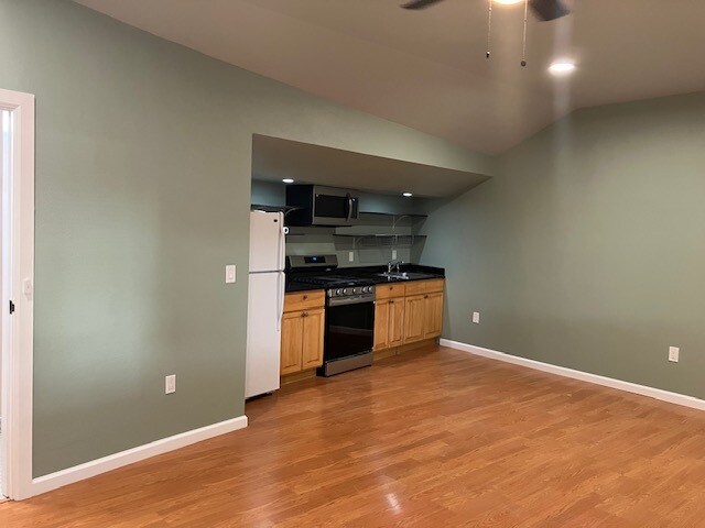 Building Photo - 54 Greentree Way