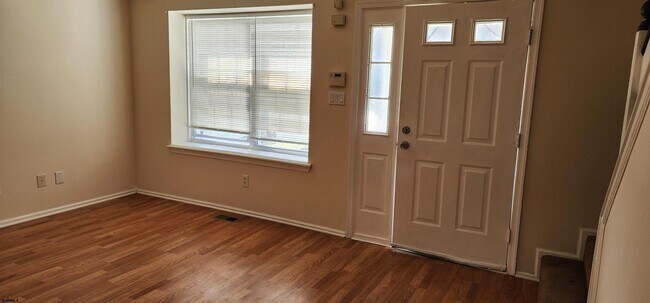 Building Photo - 4950 Rosebay Pl