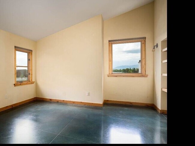 Building Photo - Rare beauty and the essence of Bozeman