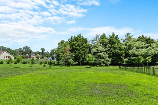 Building Photo - Welcome to your new home in beautiful Lewe...