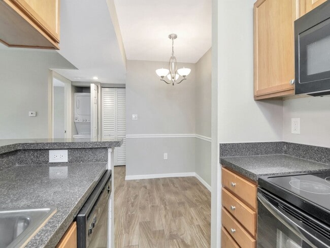 Building Photo - Ground Floor 2/2 with Conservation Views for Lease in Brandon, FL