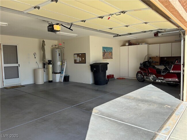 Building Photo - 1164 Golf Club Dr