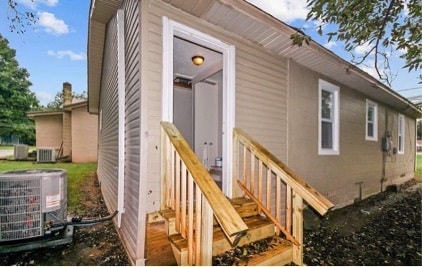 Building Photo - 4013 9th Ave SW
