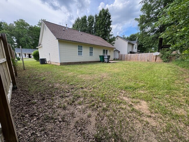 Building Photo - 5133 Possum Trot Ln