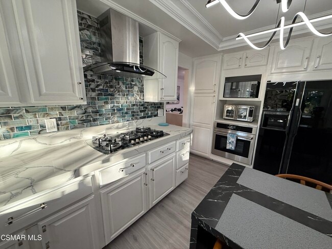 Building Photo - 379 S Greenway Ave