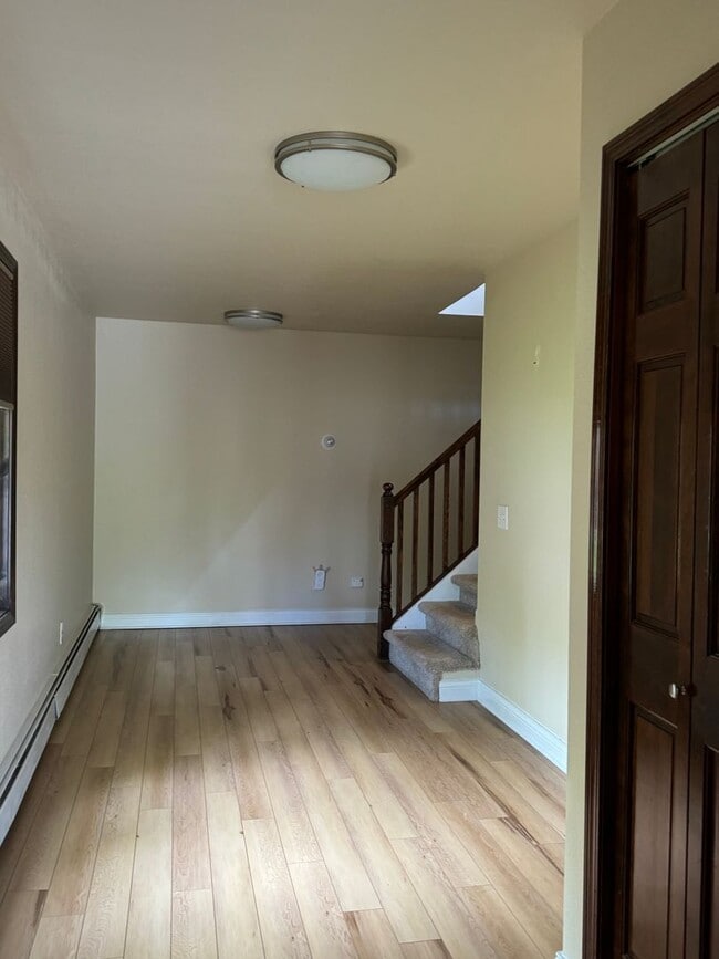 Building Photo - 2521 Autumn Cir
