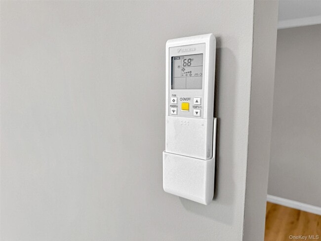 Building Photo - 5 Madison St