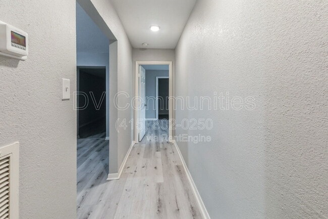 Building Photo - 2107 Lamar Dr