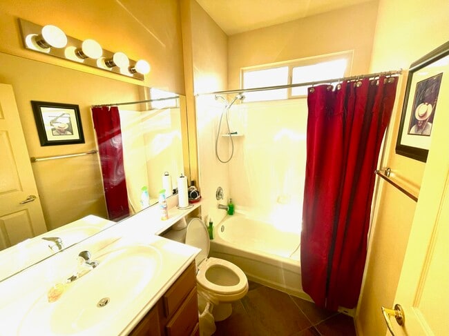 Guest bath - 4369 S Aspen Glow Dr