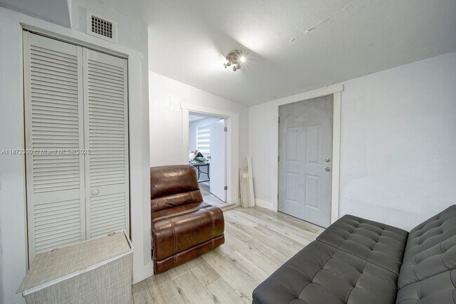 Building Photo - 1070 NW 132nd St