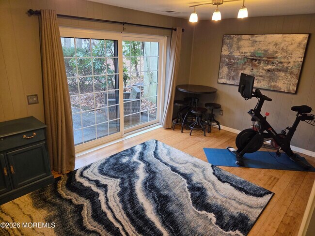 Building Photo - 20 Barnes Ln