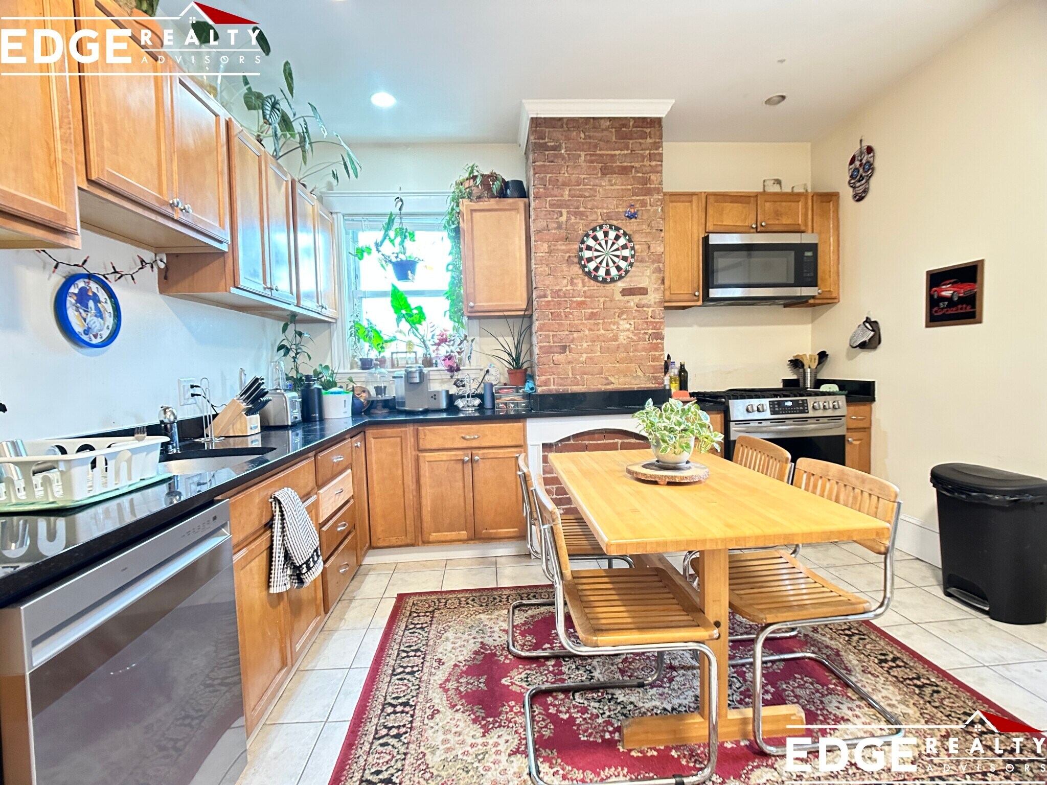 Building Photo - 71 Aldie St