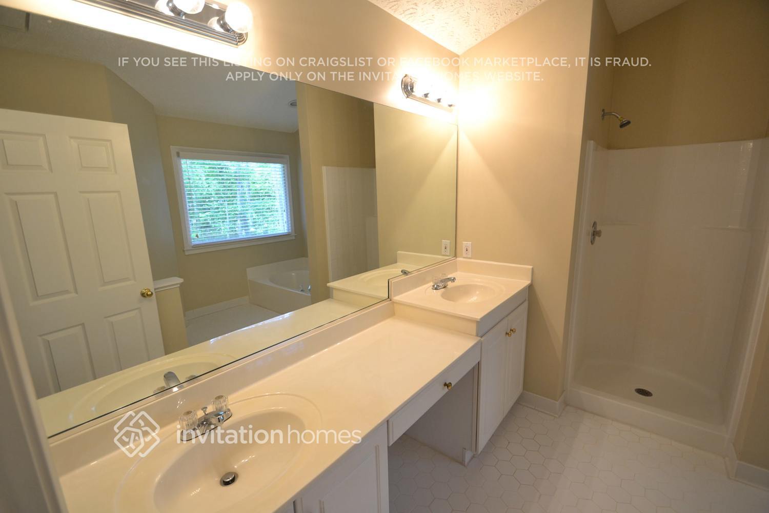 Building Photo - 2601 Dreux Ct