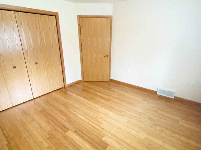 Building Photo - 2-Bedroom, 1-Bath Ranch Style Home - ADA Compliant, Hardwood Floors, & Fenced-In Yard
