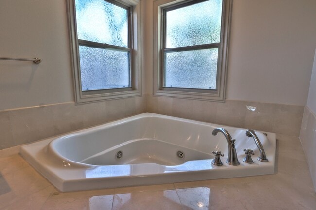 Building Photo - Saratoga 5 Bedrooms with Free Electricity from Solar System