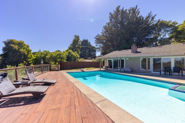 Building Photo - 25 Warmwood Way