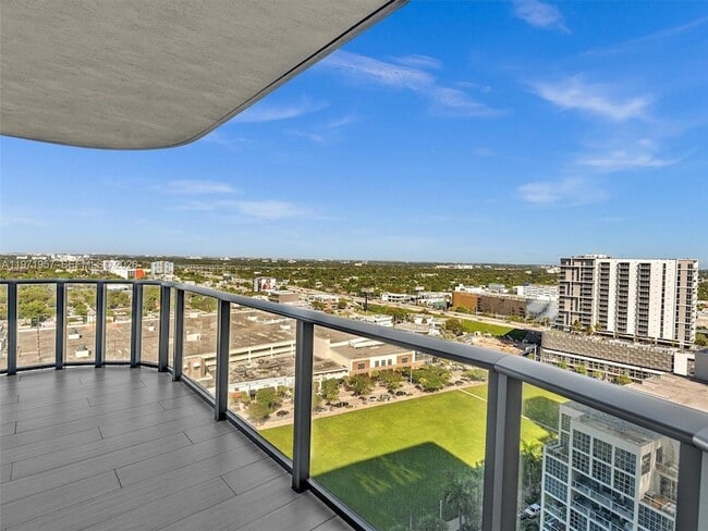 Building Photo - 121 NE 34th St