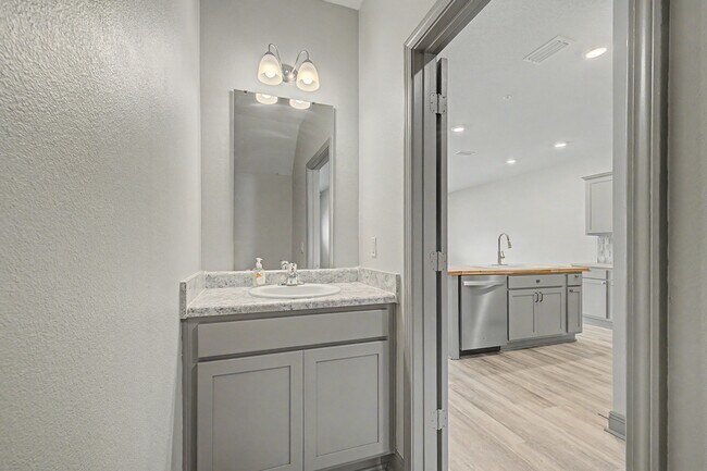 Building Photo - 9055 Golden Eye Dr
