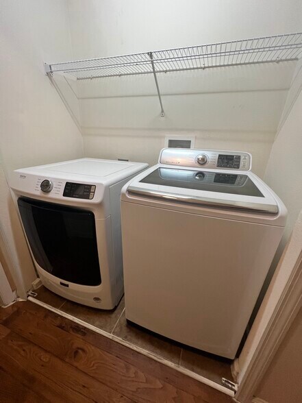 Laundry - 6058 Twain St