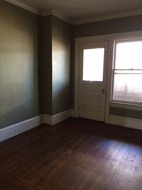 Building Photo - Three Bedroom Brick Home in the City of Charleston.