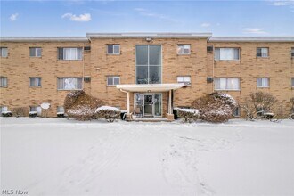 Building Photo - 5200 Royalton Rd