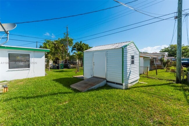 Building Photo - 1820 NW 35th Terrace