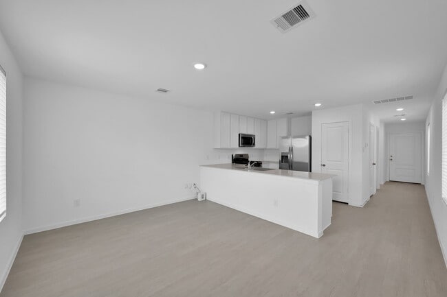Building Photo - 18271 Via Aurelia Dr